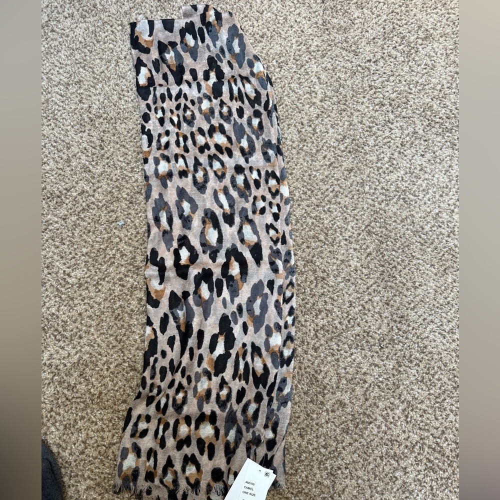 Leopard Print Scarf - Picture 3 of 6